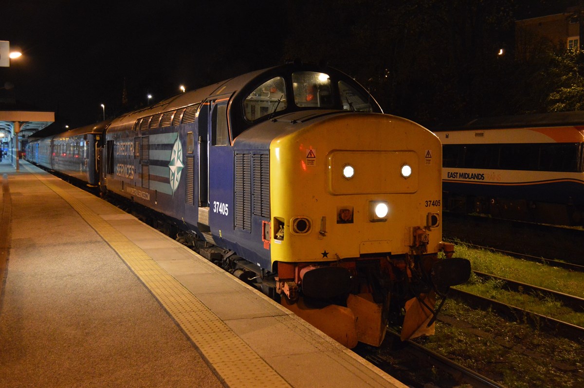 DRS 37405 waits to leave Norwich on November 12, with empty coaching stock for Norwich Lower Yard. It had trailed the 1955 from Lowestoft. DRS 37405 waits to leave Norwich on November 12, with empty coaching stock for Norwich Lower Yard. It had trailed the 1955 from Lowestoft.