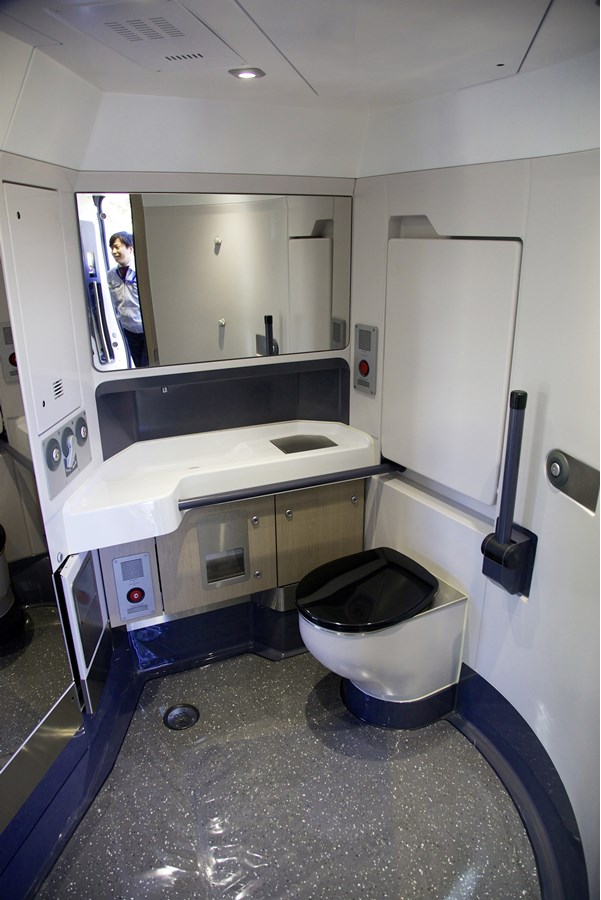 Toilet compartment