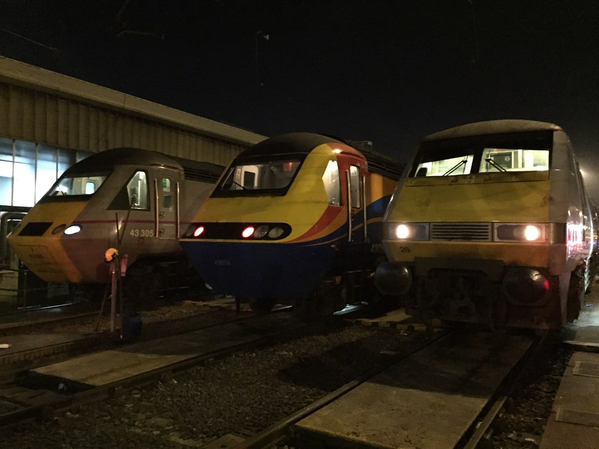 On December 8, 18 sets were due to arrive at Neville Hill for routine maintenance and stabling. Two were CrossCountry High Speed Train sets, five were East Midlands Trains HSTs and 11 were East Coast trains. From left to right are EC 43305, EMT 43059 and EC 91126.