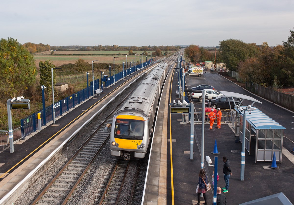 Chiltern Railways 168219 at Islip on October 25, with the 0935 London Marylebone-Oxford Parkway. Chiltern Railways 168219 at Islip on October 25, with the 0935 London Marylebone-Oxford Parkway.