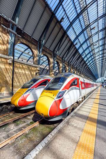 LNER_Azumas_at_KX_Apr_2023_ALAMY_2RWW47F