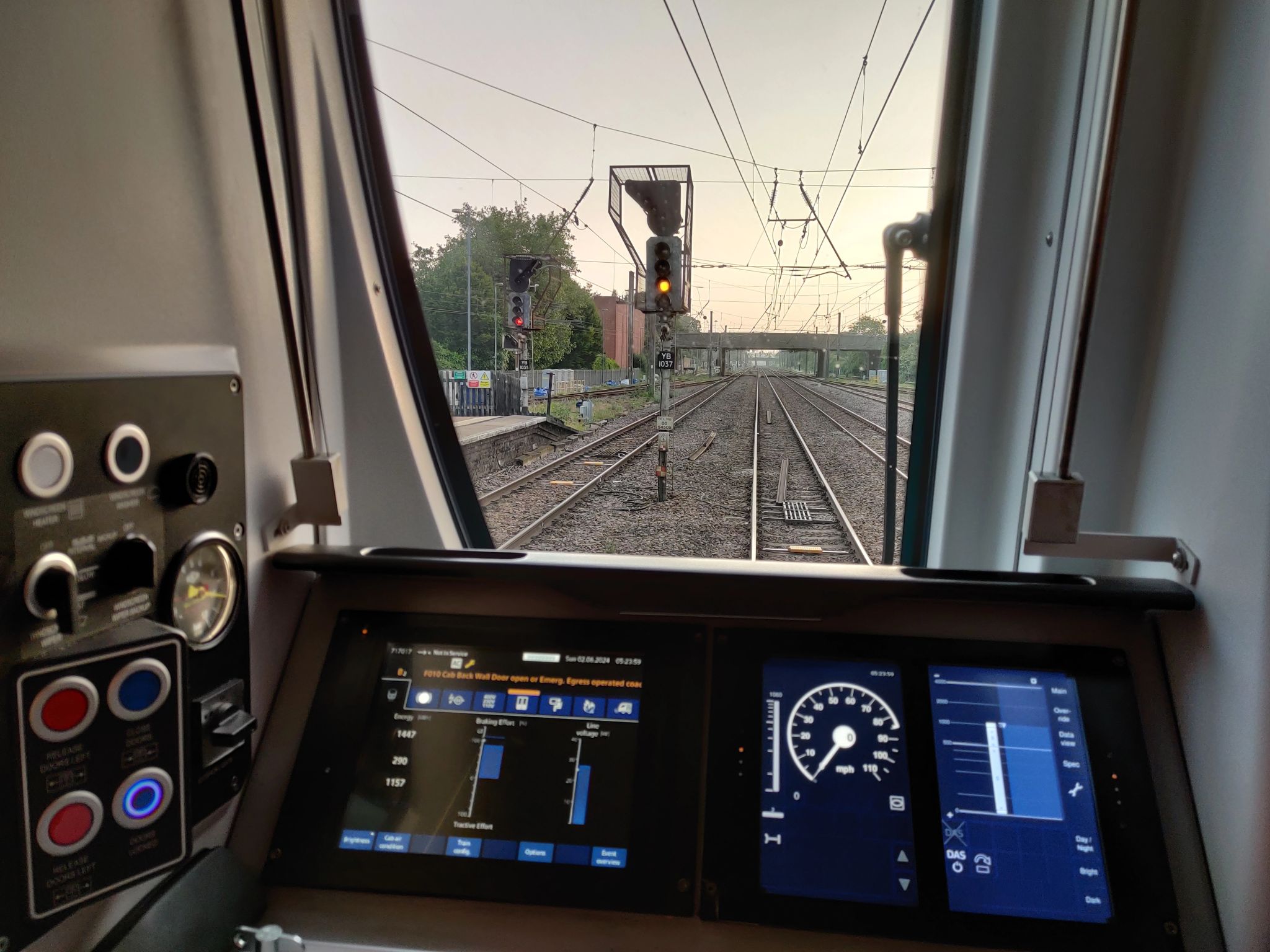 ETCS signalling - the driver’s view. Lineside signalling will disappear from the ECML once the digital system is fully operational. NETWORK RAIL.