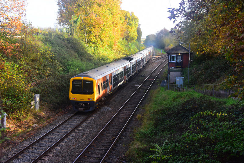 On November 13, 37800 took 323222 and 323216 from Wolverton to Long Marston. They’re seen passing Norton Junction near Worcester. STEPHEN WIDDOWSON.