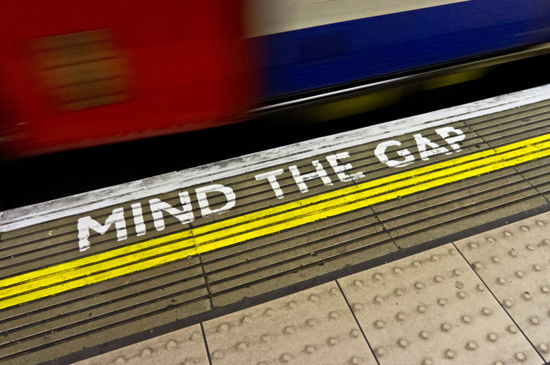 Mind the Gap warning on the edge of a London Underground station's platform. ALAMY.