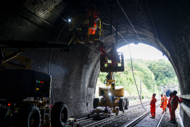 Engineers work between Welwyn and Hitchin to deliver the East Coast Digital Programme. NETWORK RAIL