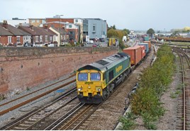 Freightliner 66558 passes Eastleigh on October 9 2014. RICHARD CLINNICK.