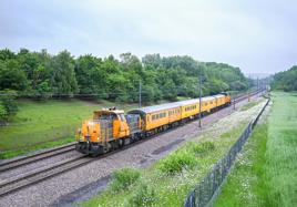 21903 passes Hothfield top-and-tailing with 21902, having taken the PLPR set for a trip up and down HS1. ED CHAPMAN