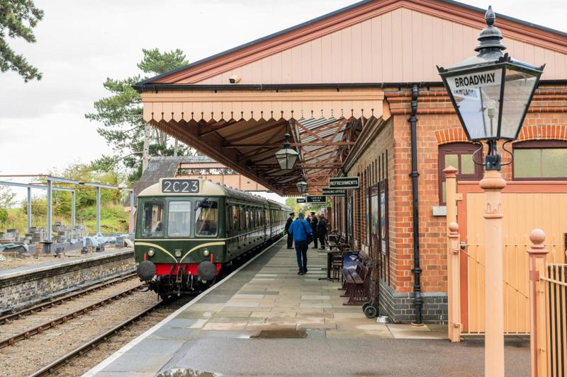 The Glos Warks Railway has sold its three-car Class 117 DMU to the Scottish Railway Preservation Society, with the unit set to be moved to Bo’ness in the late autumn. On October 8, it stands at Broadway with a train for Cheltenham Racecourse. JACK BOSKETT.