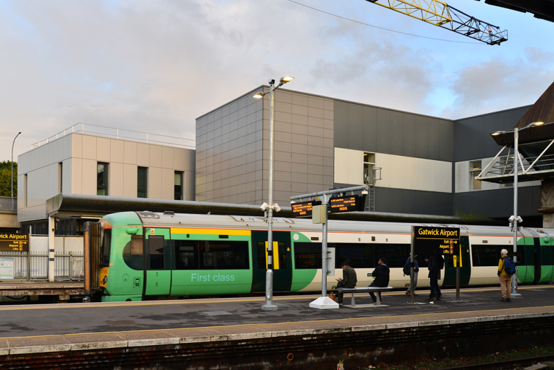 A Southern Class 377 calls at Gatwick Airport station. NETWORK RAIL.