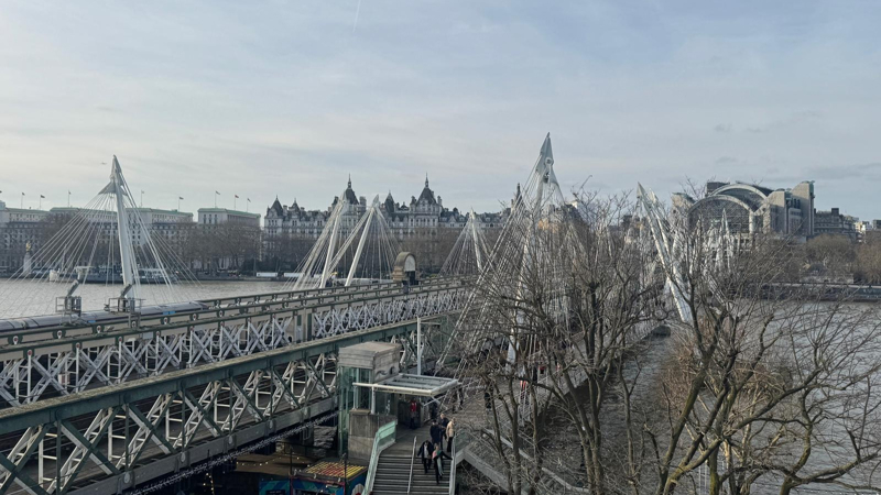 Hungerford Bridge, looking towards Charing Cross. NETWORK RAIL.