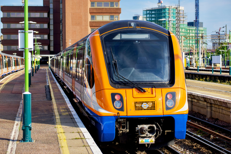 A London Overground Class 710 Aventra stands at Watford Junction in May 2023. The station is the terminus of the Lioness Line (the Watford DC line) from Euston.  ALAMY.