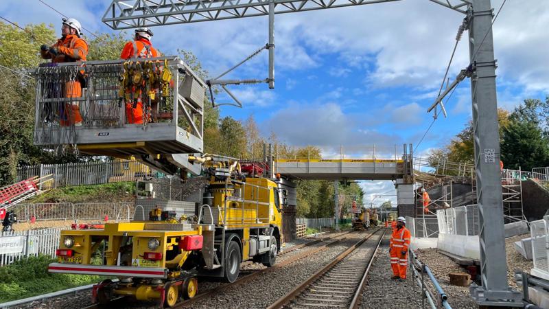 Network Rail engineers carry out wiring work on the Midland Main Line. NETWORK RAIL.