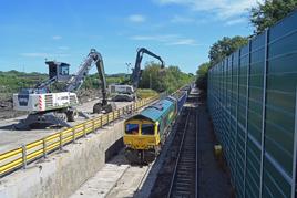 Freightliner 66598 arrives at Rugby new Bilton with the 0936 from Willesden Euroterminal on July 18. STEVE TURNER.