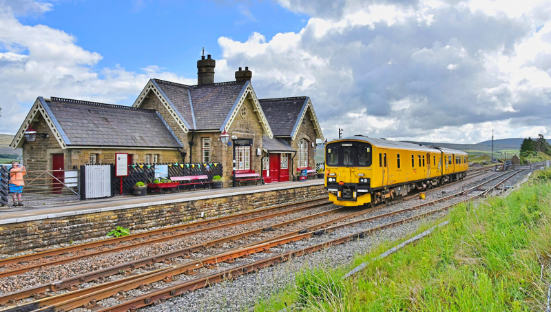 Network Rail's Track Assessment DMU Class 950 No.950001 at Ribblehead station. STEPHEN GINN.