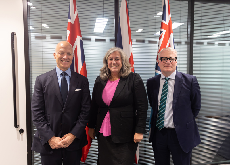 Secretary of State Heidi Alexander meets with Richard Parker and Tom Wagner. DFT.