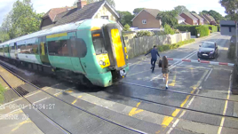 Level crossing near miss